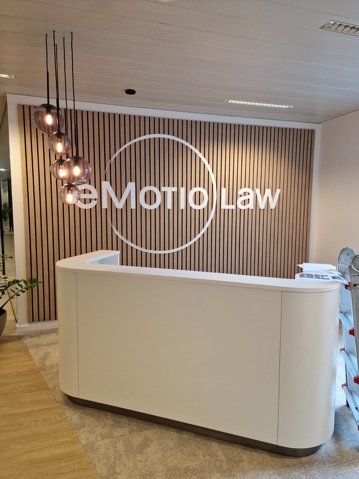 logo bois découpé sur mesure