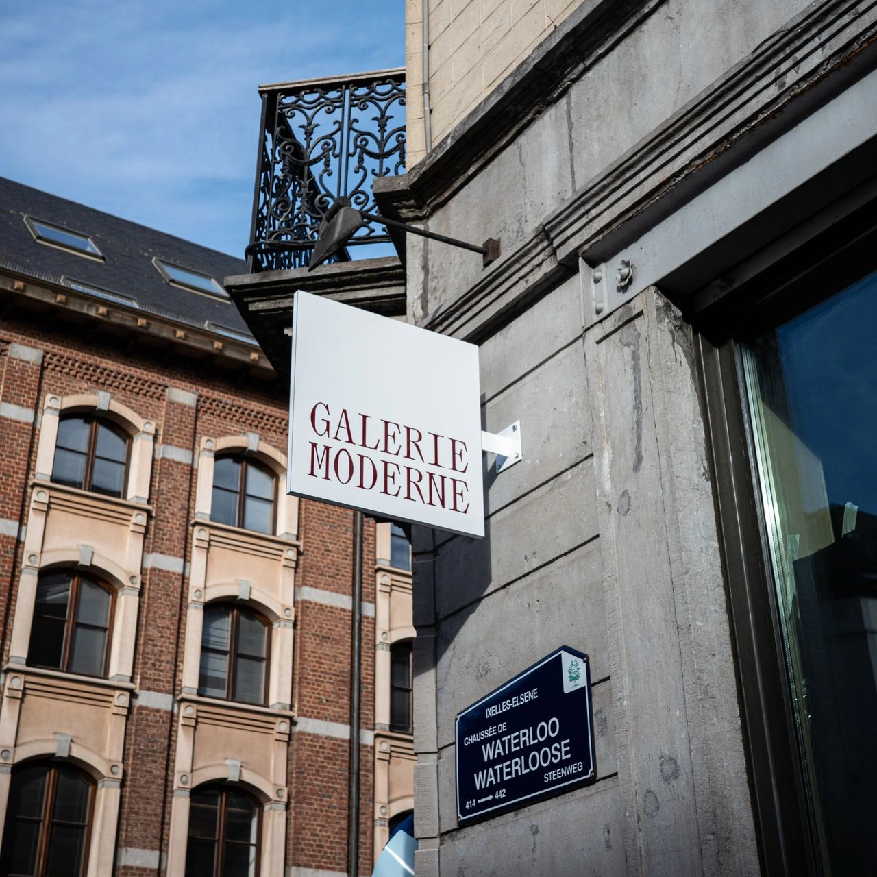 enseigne extérieure carrée blanche