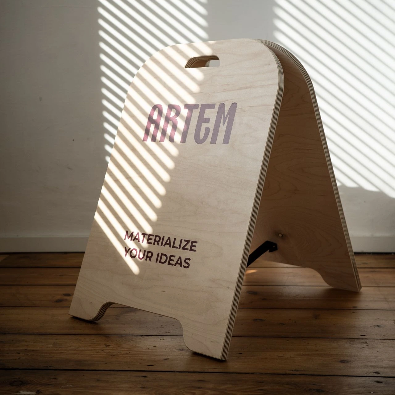 petit stop-trottoir en bois Artem