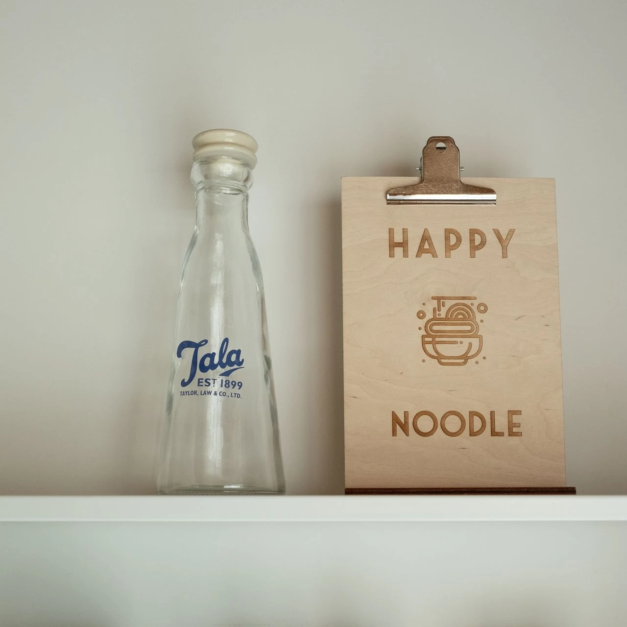 porte-menu bois personnalisé clip inox