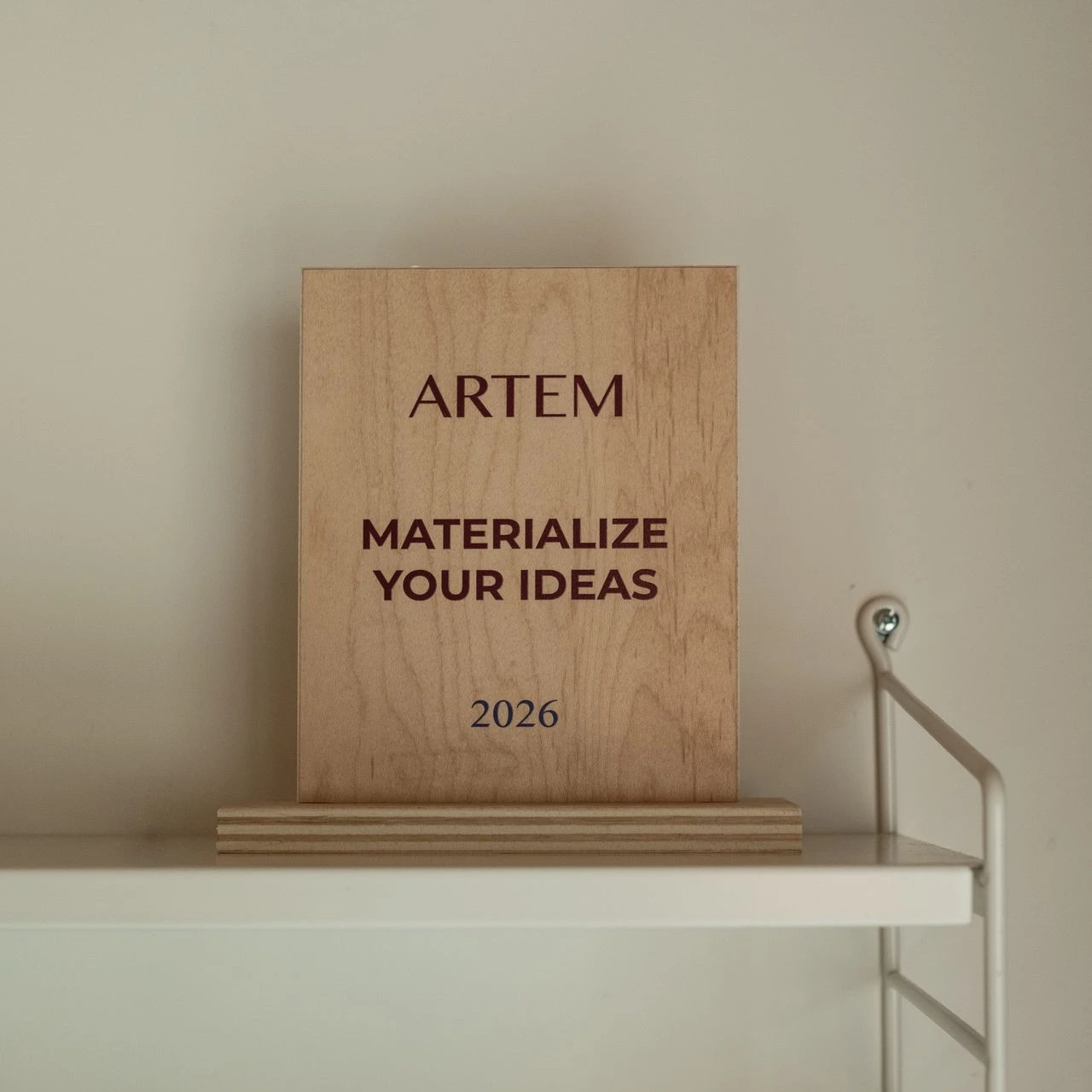présentoir bois personnalisé Artem