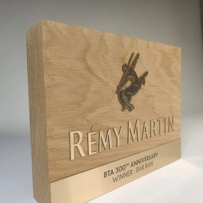 trophée personnalisé bambou et aluminium