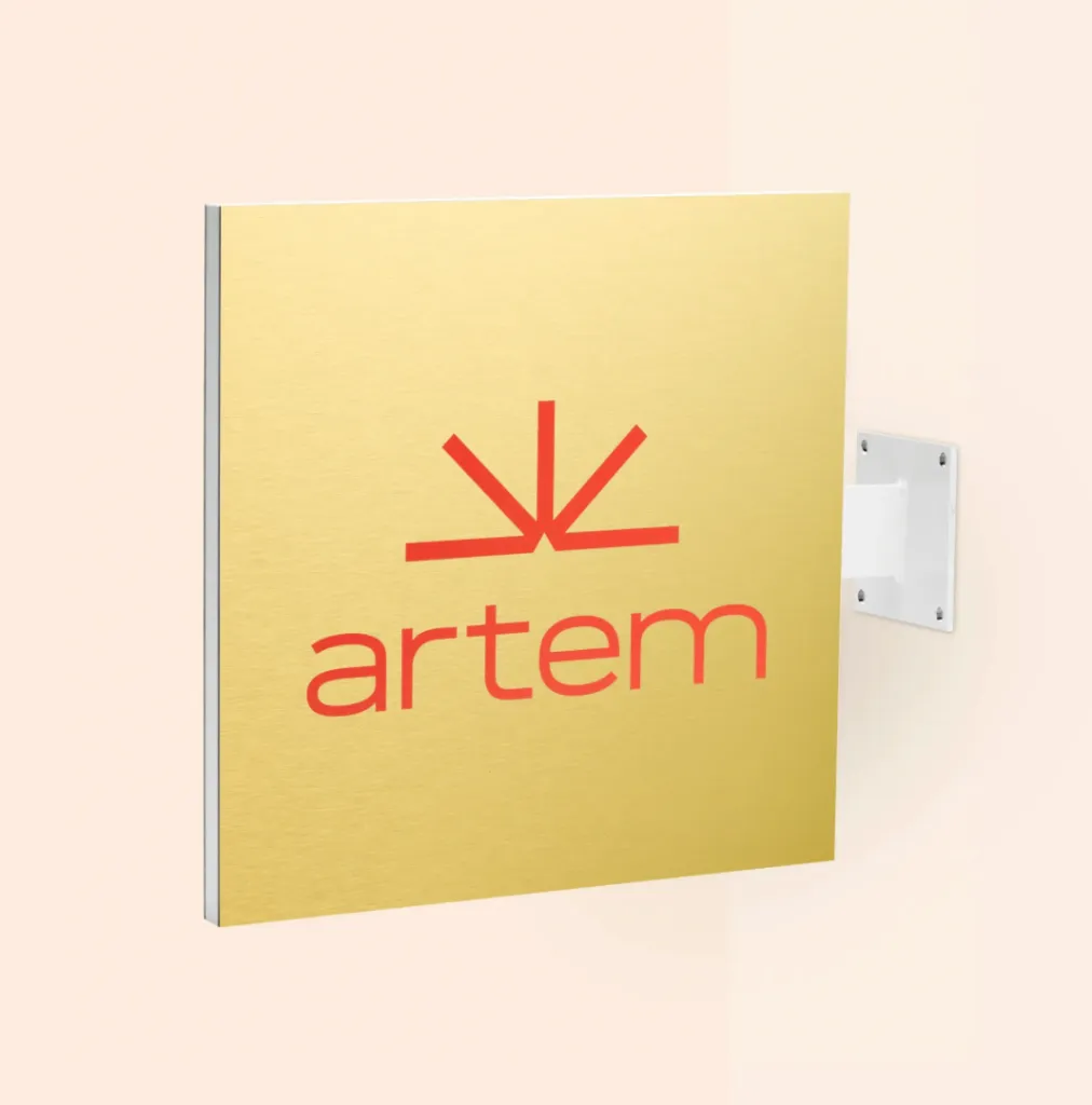 Enseigne extérieure carrée aluminium doré (30 cm).webp