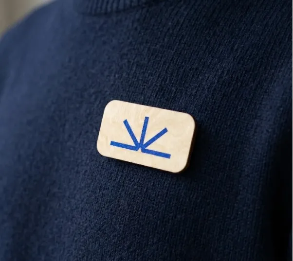 Badge bois porté.webp