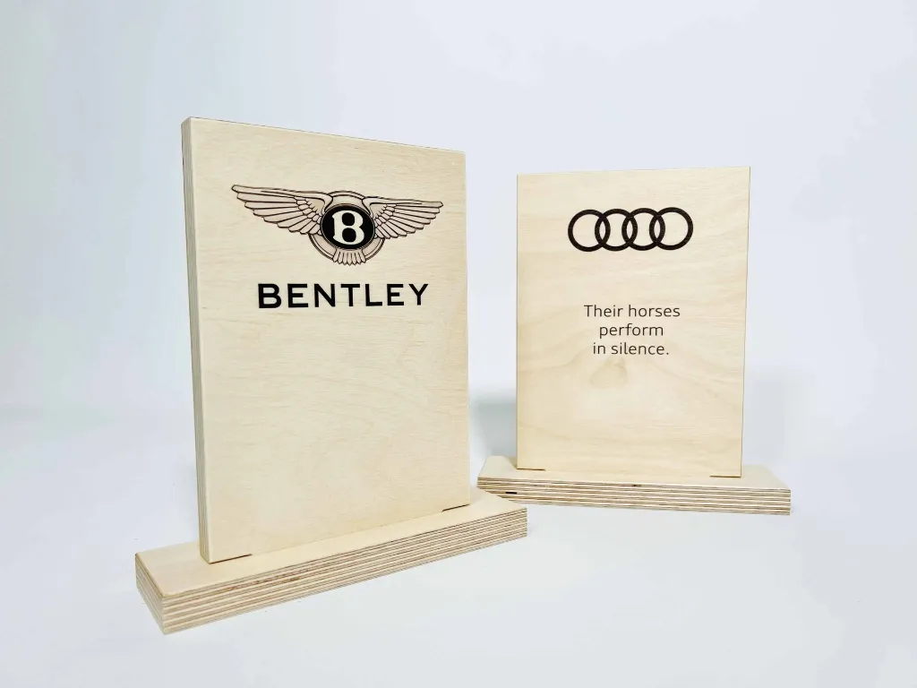 bentley-audi-bois-print-presentoirs-holders-event-5 (1).webp