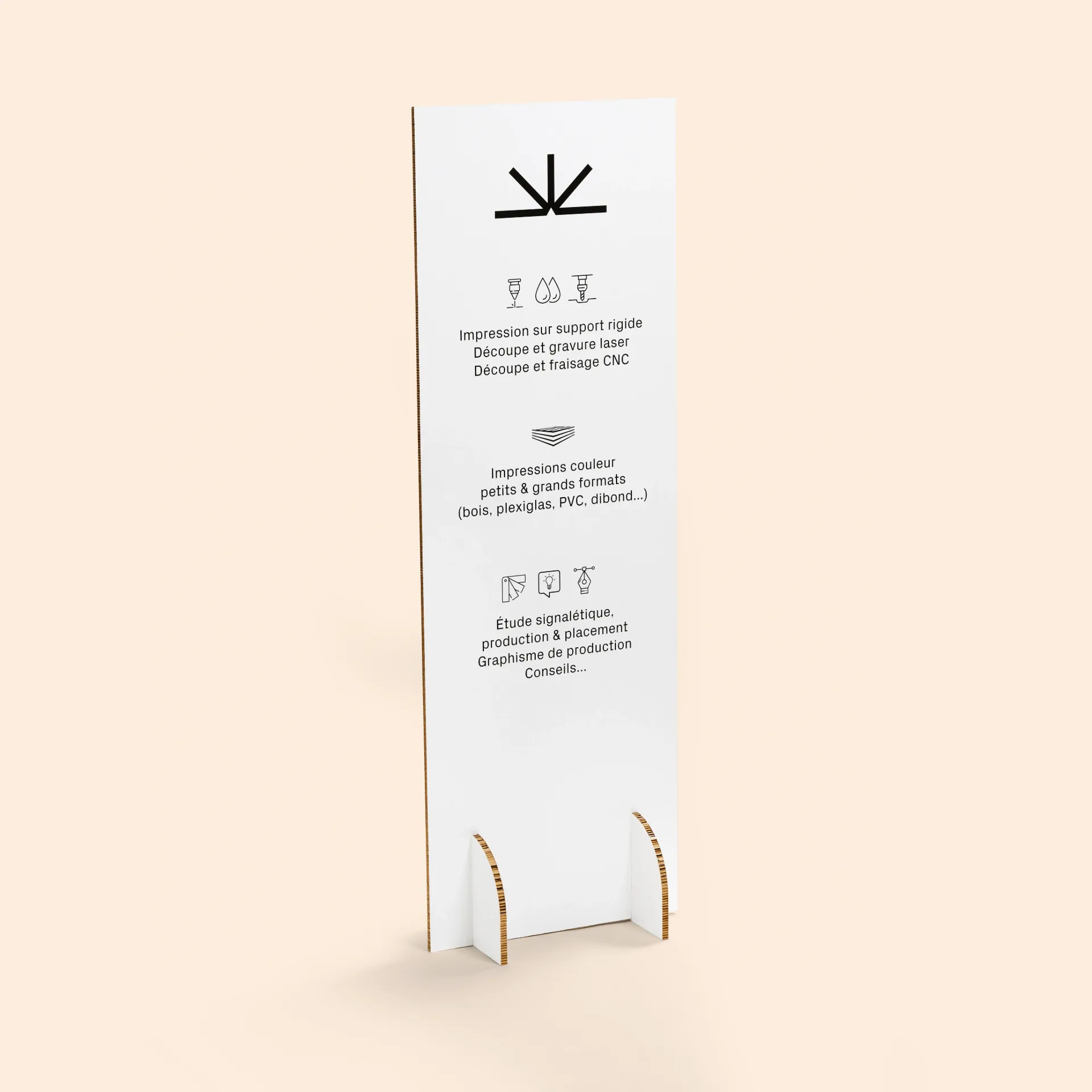 Totem en carton sur pieds